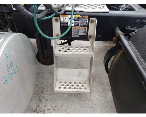 KENWORTH T680 FRAME STEP