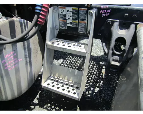 KENWORTH T680 FRAME STEP