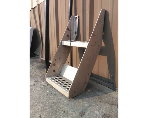 KENWORTH T680 FRAME STEP