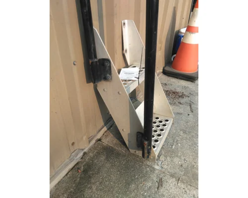KENWORTH T680 FRAME STEP