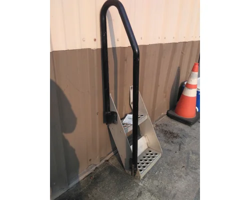 KENWORTH T680 FRAME STEP