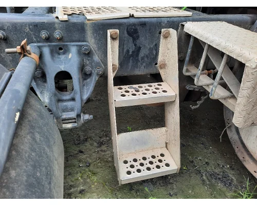 KENWORTH T680 FRAME STEP
