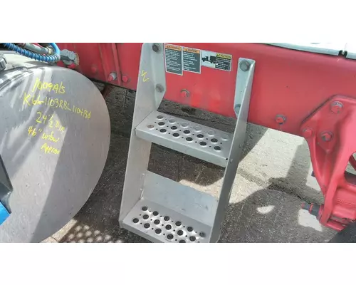 KENWORTH T680 FRAME STEP