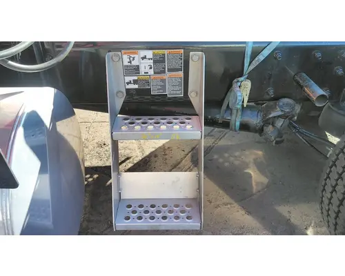 KENWORTH T680 FRAME STEP