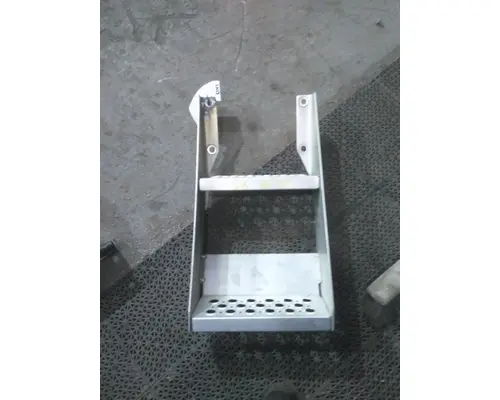 KENWORTH T680 FRAME STEP