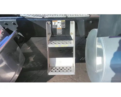 KENWORTH T680 FRAME STEP
