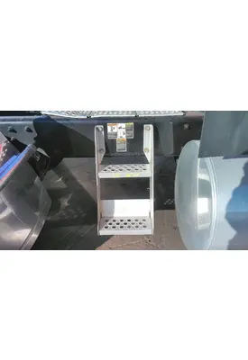 KENWORTH T680 FRAME STEP