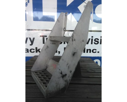 KENWORTH T680 FRAME STEP