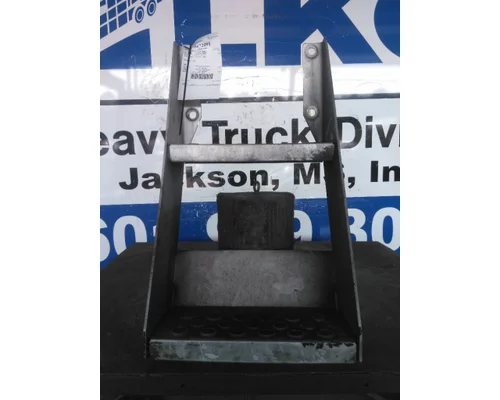 KENWORTH T680 FRAME STEP