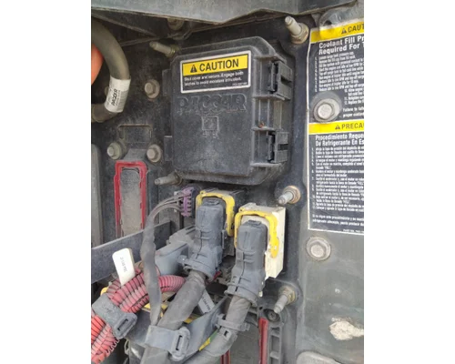 KENWORTH T680 FUSE BOX