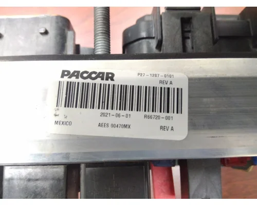 KENWORTH T680 FUSE BOX