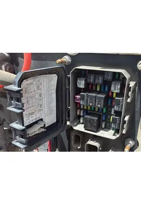 KENWORTH T680 FUSE BOX