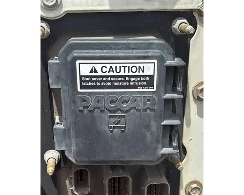 KENWORTH T680 FUSE BOX