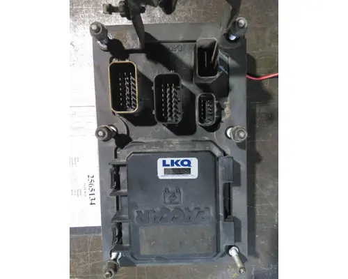 KENWORTH T680 FUSE BOX