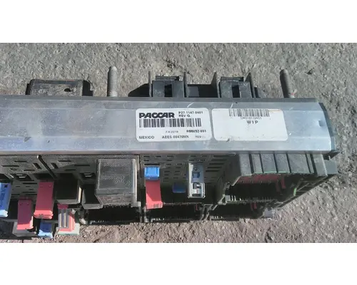 KENWORTH T680 FUSE BOX