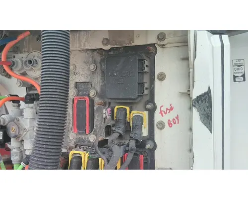 KENWORTH T680 FUSE BOX