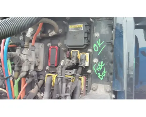 KENWORTH T680 FUSE BOX
