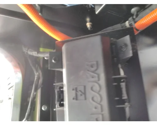 KENWORTH T680 FUSE BOX