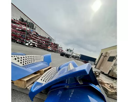KENWORTH T680 Fairing, Side