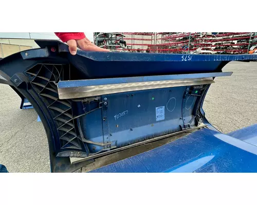 KENWORTH T680 Fairing, Side