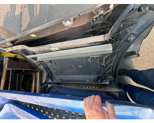 KENWORTH T680 Fairing, Side