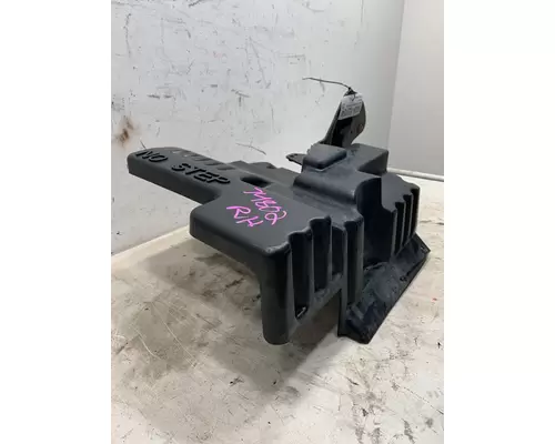 KENWORTH T680 Fender Extension