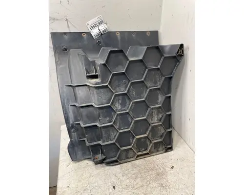 KENWORTH T680 Fender Extension