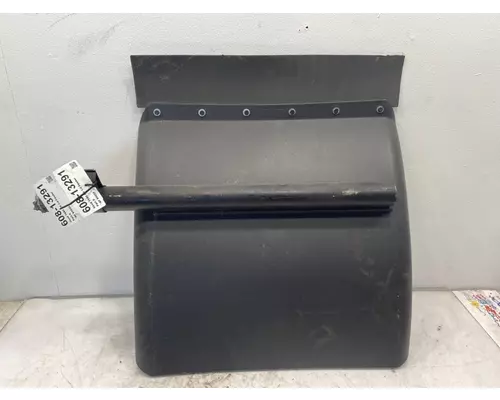 KENWORTH T680 Fender Extension