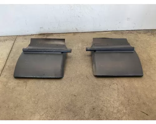 KENWORTH T680 Fender Extension