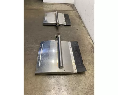KENWORTH T680 Fender Extension