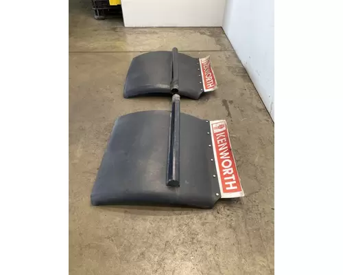 KENWORTH T680 Fender Extension