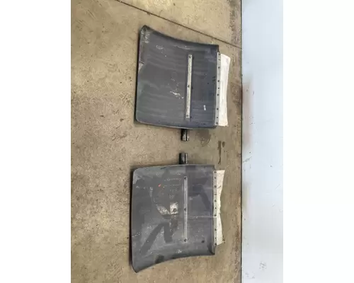 KENWORTH T680 Fender Extension