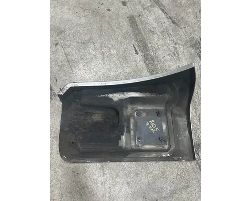 KENWORTH T680 Fender Extension