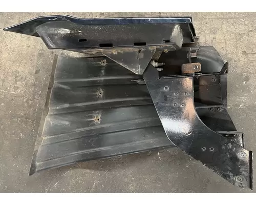 KENWORTH T680 Fender Extension
