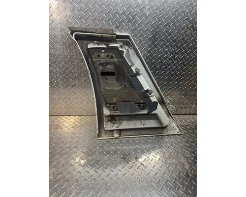 KENWORTH T680 Fender Extension