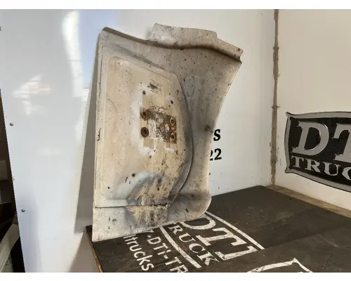 KENWORTH T680 Fender Extension