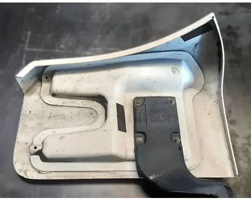 KENWORTH T680 Fender Extension