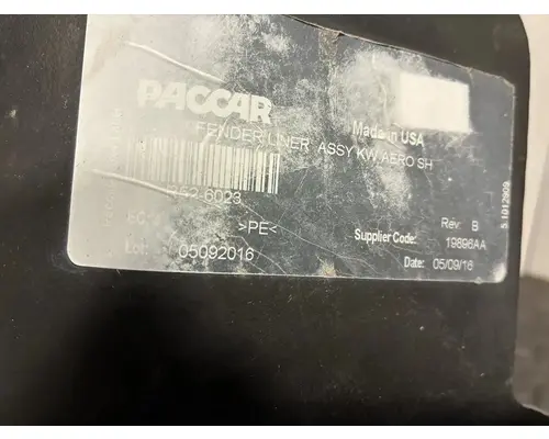 KENWORTH T680 Fender