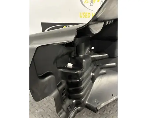 KENWORTH T680 Fender