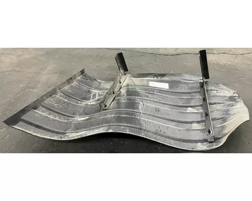 KENWORTH T680 Fender