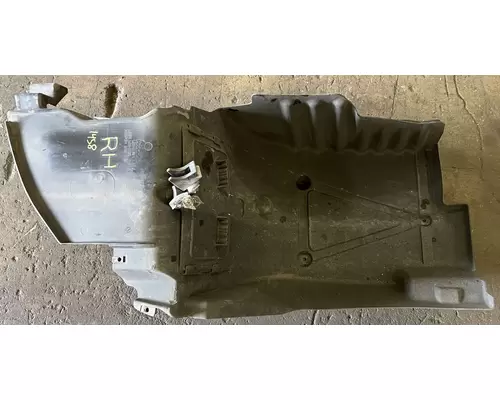 KENWORTH T680 Fender
