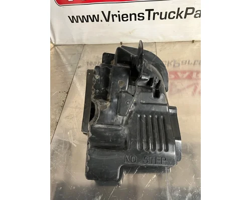 KENWORTH T680 Fender