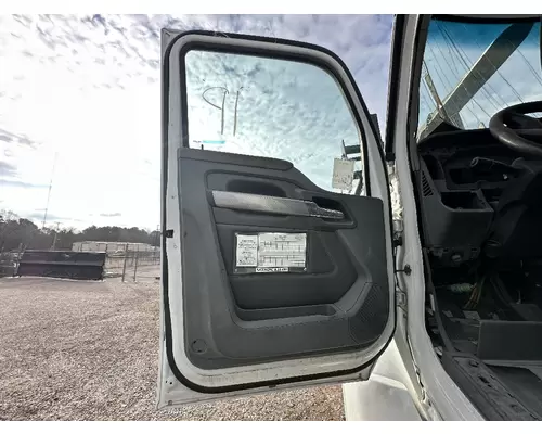 KENWORTH T680 Front Door Assembly