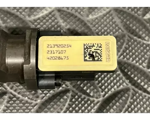 KENWORTH T680 Fuel Injector