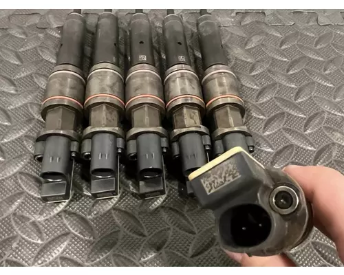 KENWORTH T680 Fuel Injector