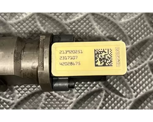 KENWORTH T680 Fuel Injector