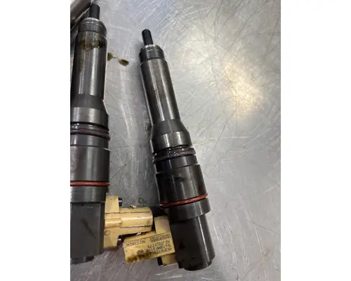 KENWORTH T680 Fuel Injector