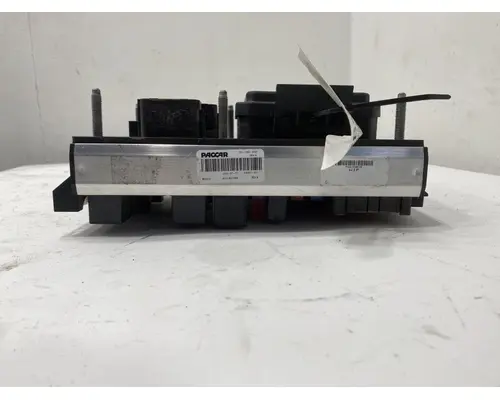 KENWORTH T680 Fuse Box