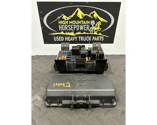 KENWORTH T680 Fuse Box