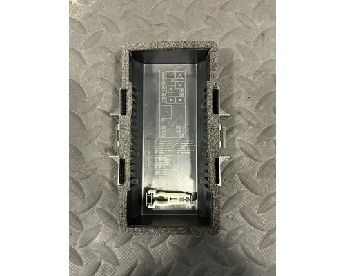 KENWORTH T680 Fuse Box